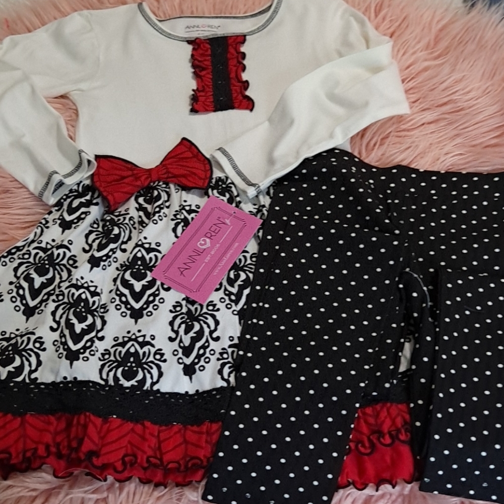 NWT, sz 9-10, black, white, and red Ann Loren set